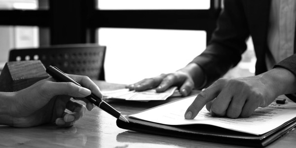 Derecho Inmobiliario / Abogados Inmobiliarios Nulles · Resolución de Disputas / Conflictos entre Arrendadores e Inquilinos