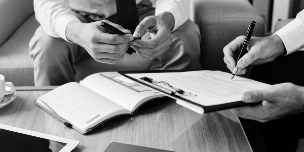 Derecho Mercantil / Abogados Mercantilistas Nulles · Cumplimiento Normativas de Protección de Datos / RGPD / LOPD